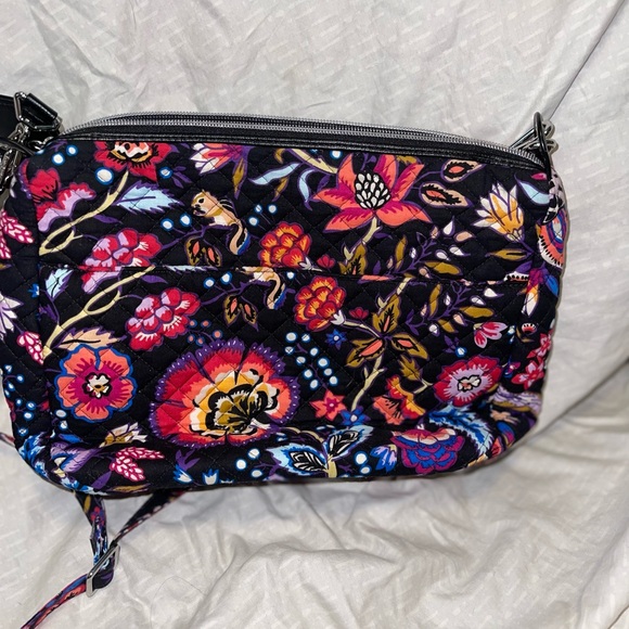 Vera Bradley large Carson Crossbody in Foxwood - Picture 3 of 6